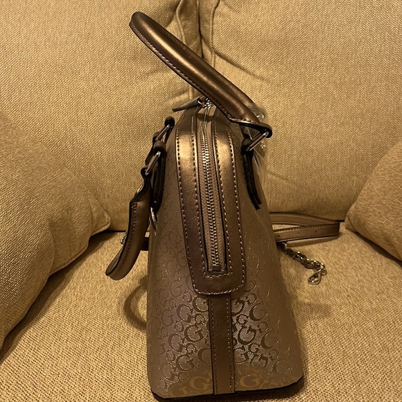 Handbag GUESSLos Angeles. - Picture 4 of 16